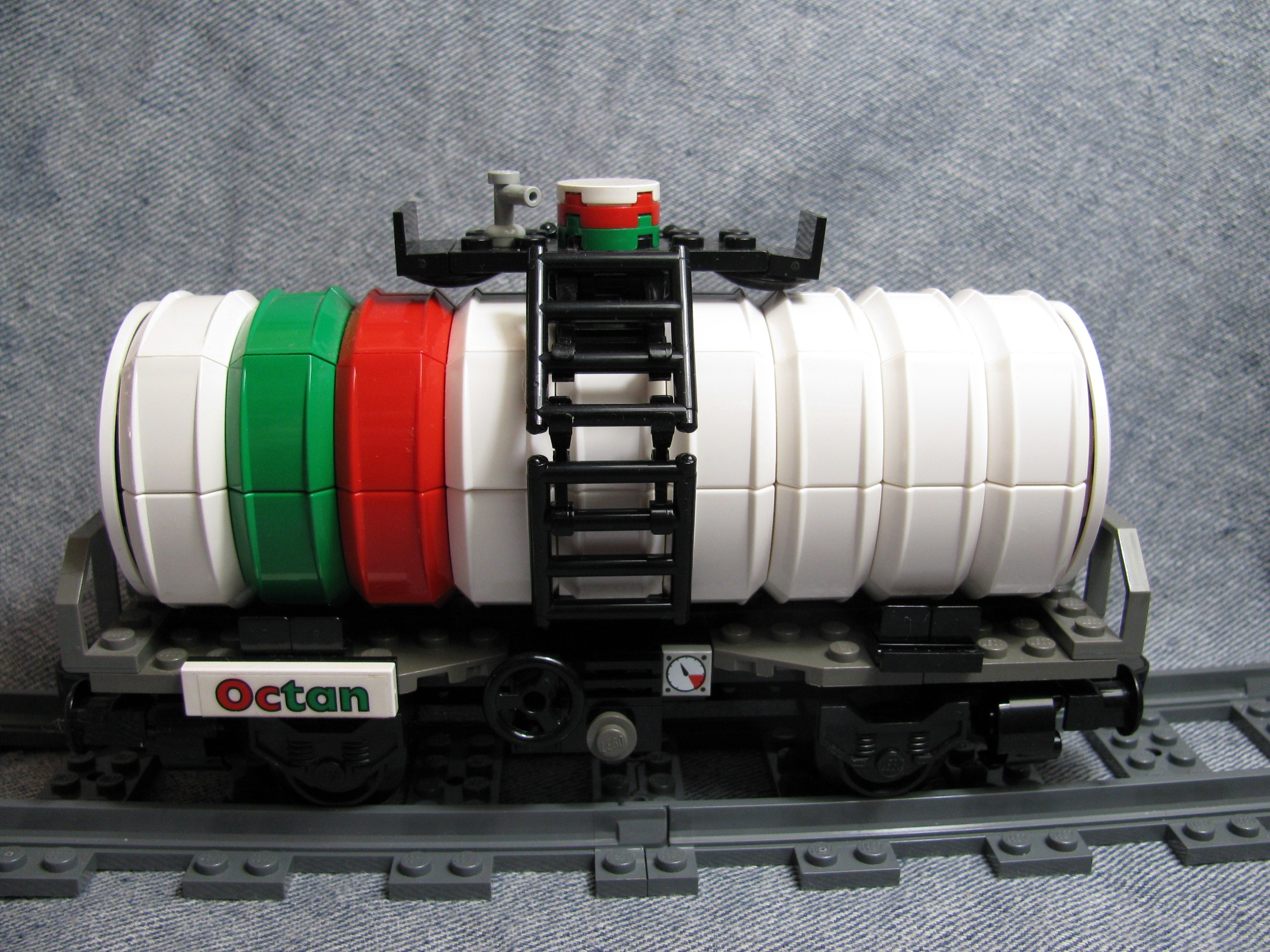 octan_tanker_2.jpg