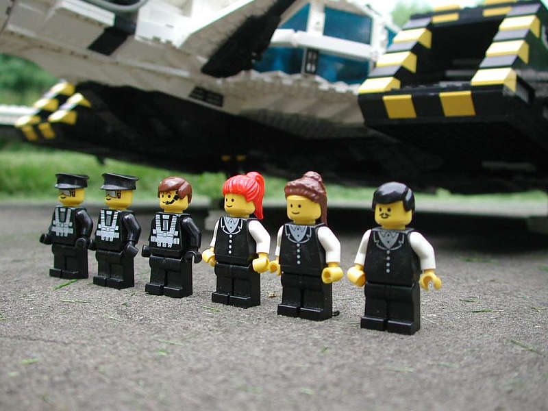 08-crew.jpg