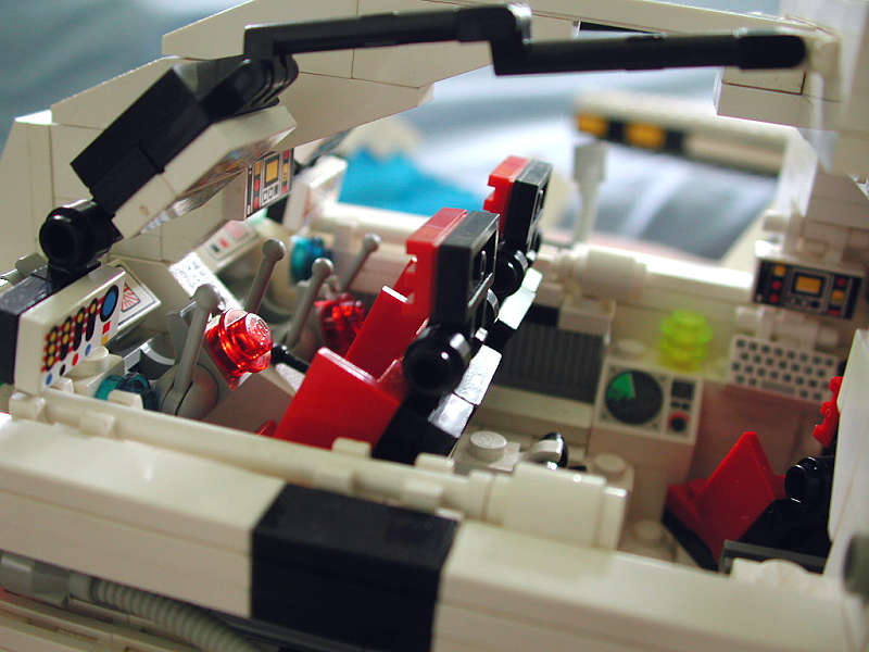 30-cockpit.jpg