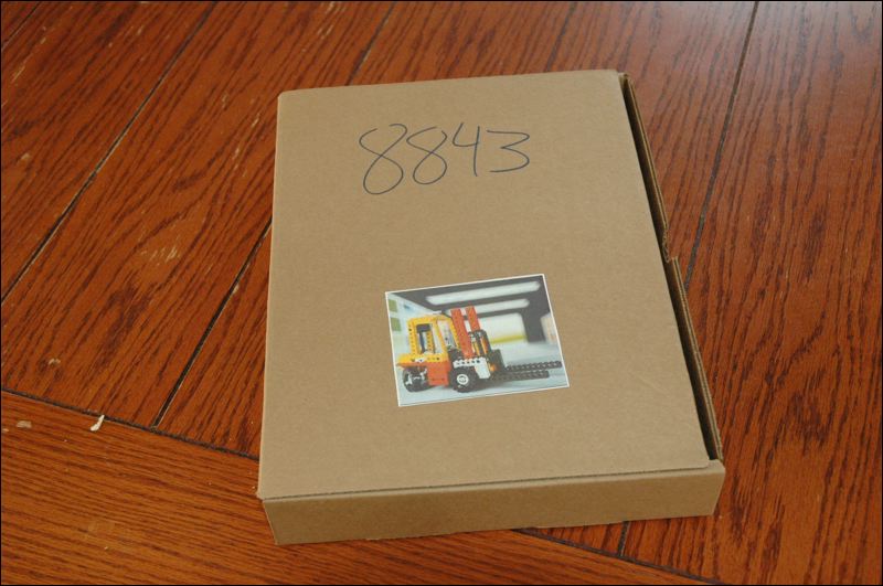 8843_box.jpg
