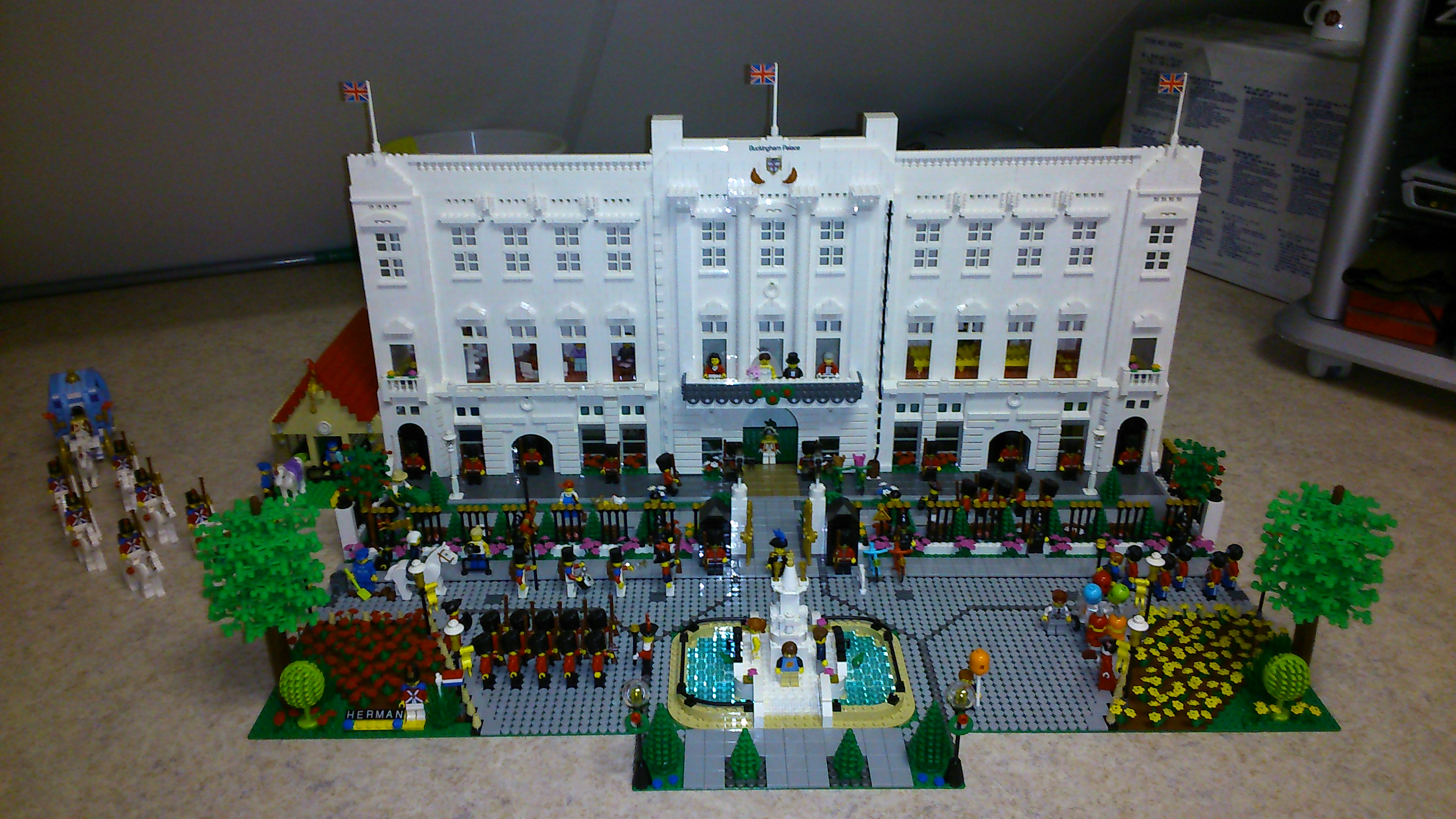 000_buckingham_palace.jpg