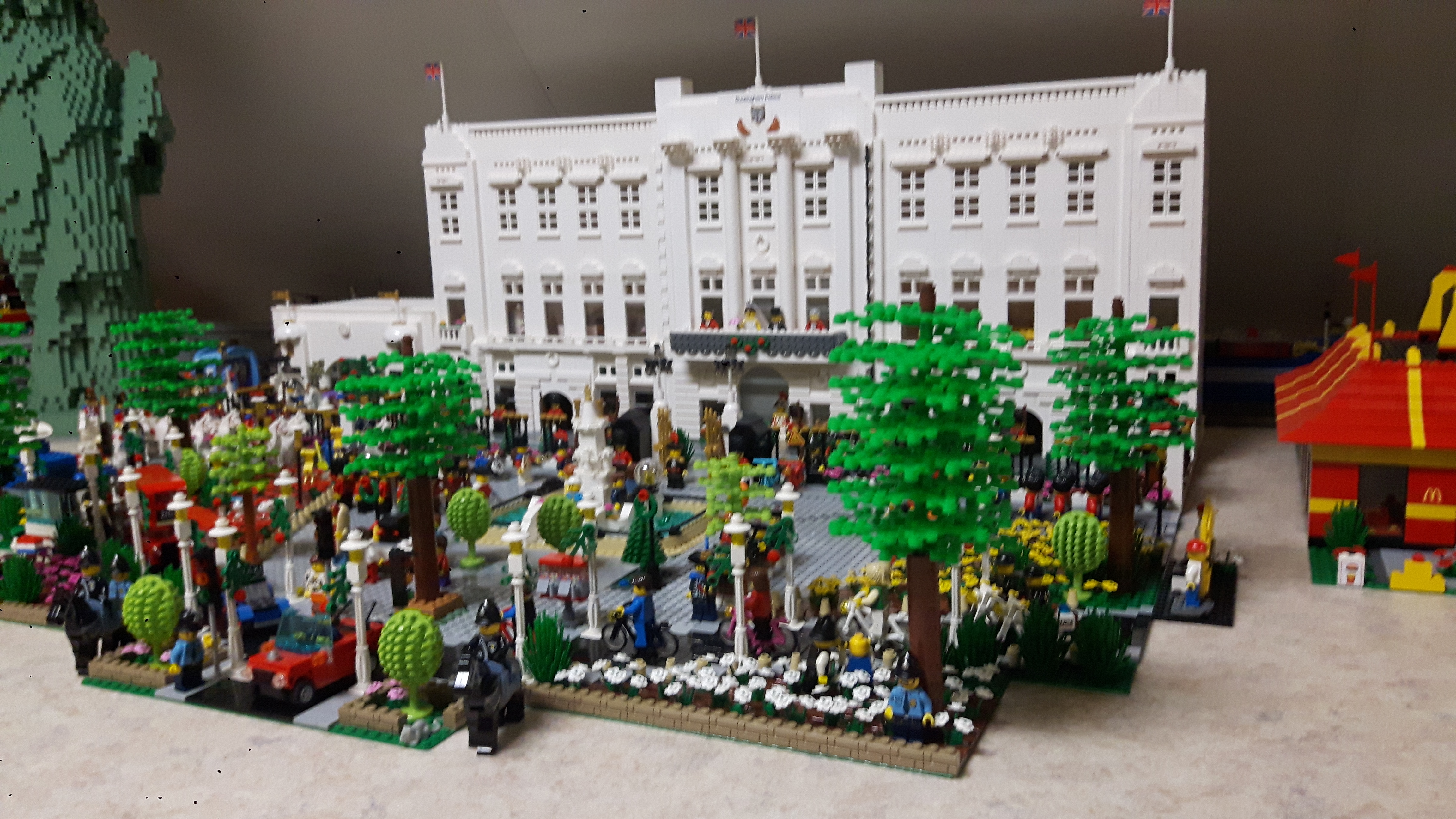 buckingham_palace_80.jpg