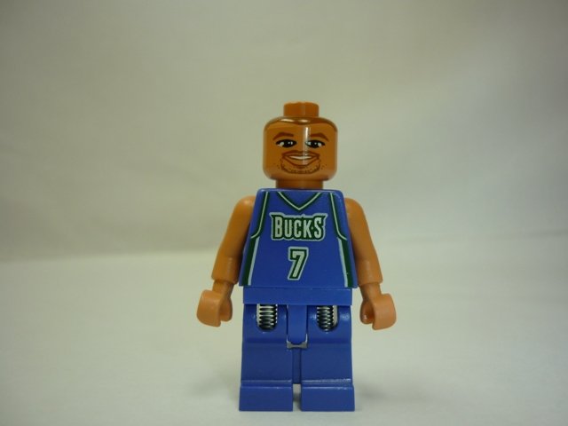 lego_nba_bucks_7_kukoc.jpg
