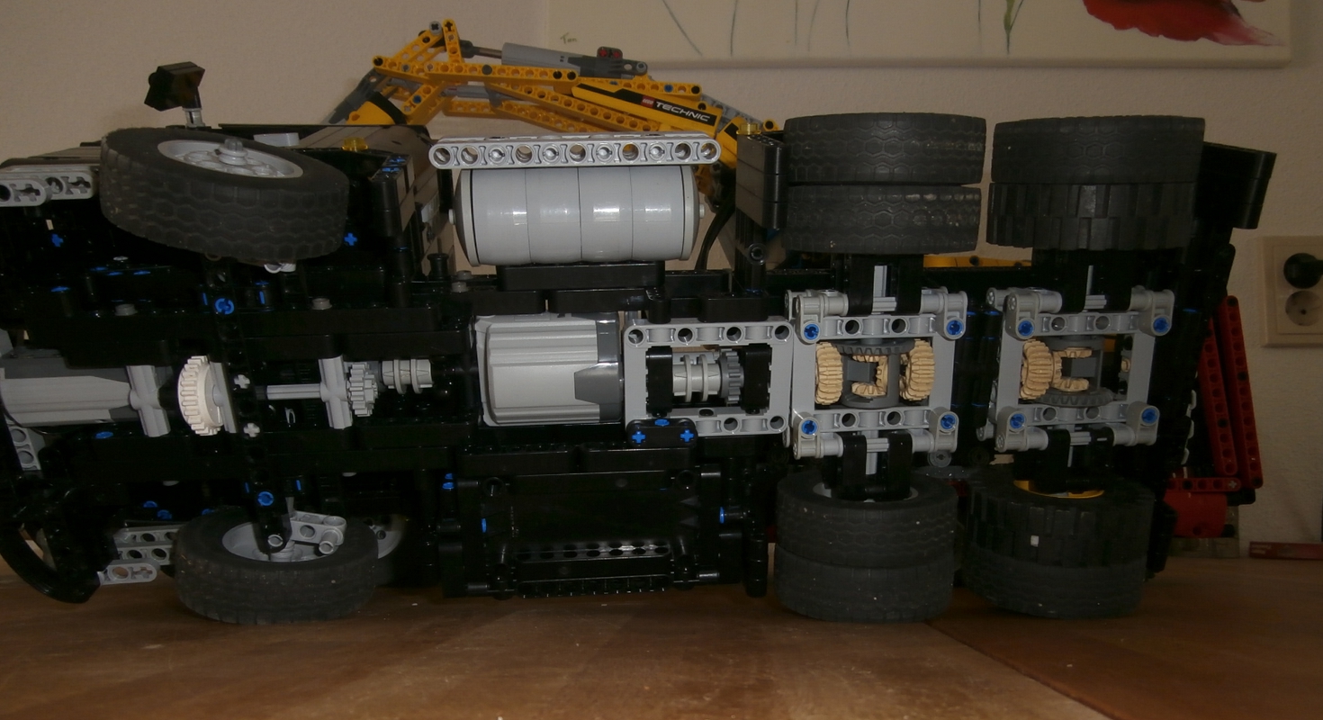 8258-view-bottom-01.jpg
