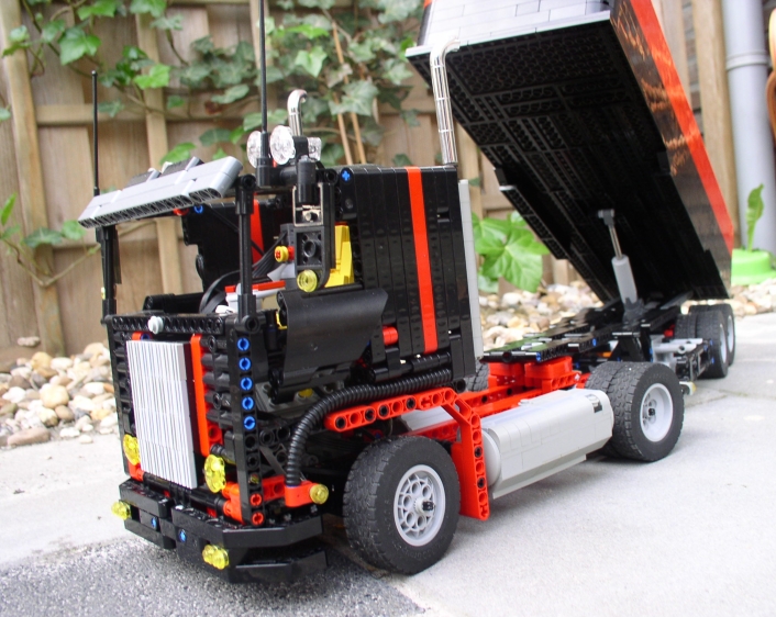 8285_plus_dump_trailer_02.jpg