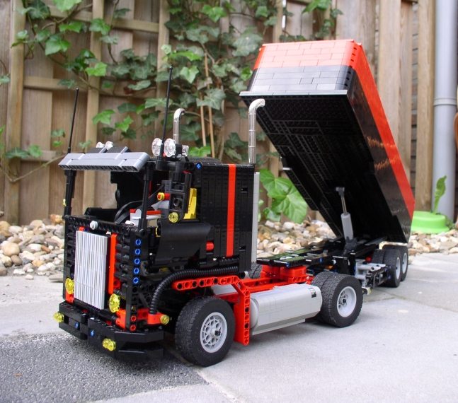 8285_plus_dump_trailer_03.jpg