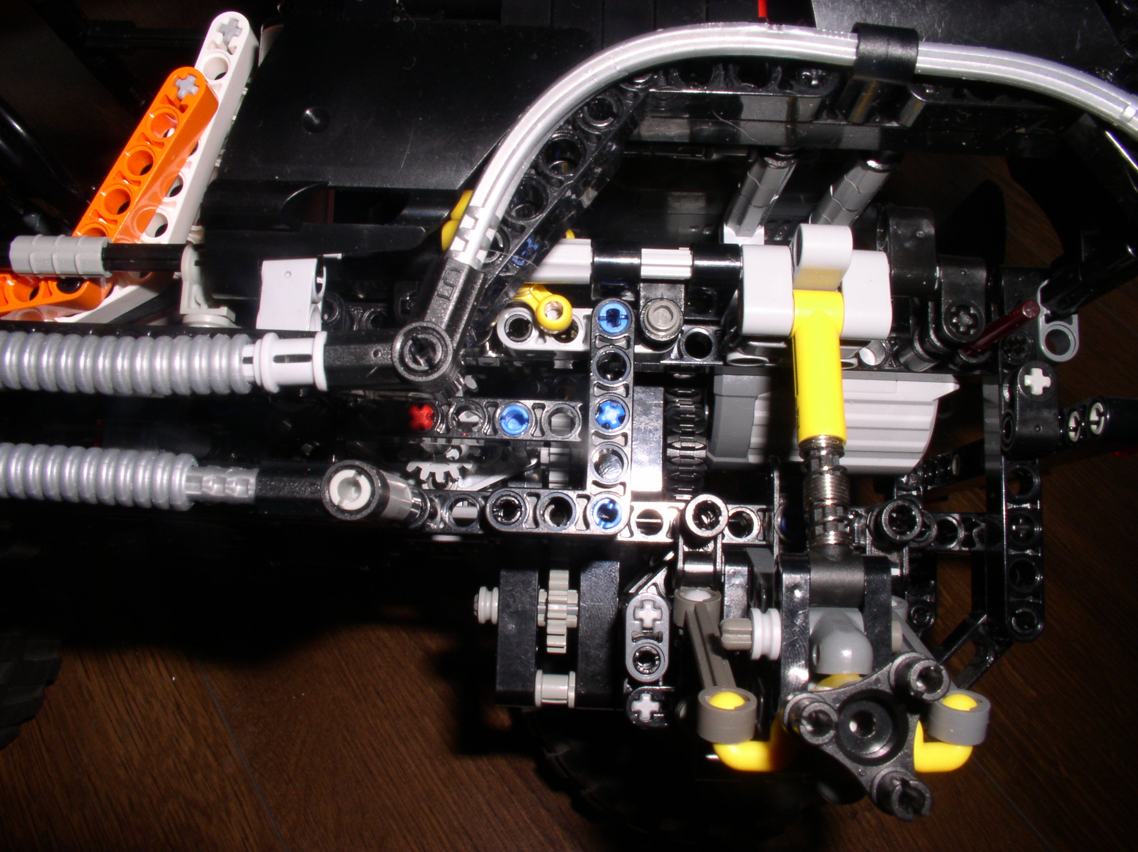8070_black-version_rc_17.jpg