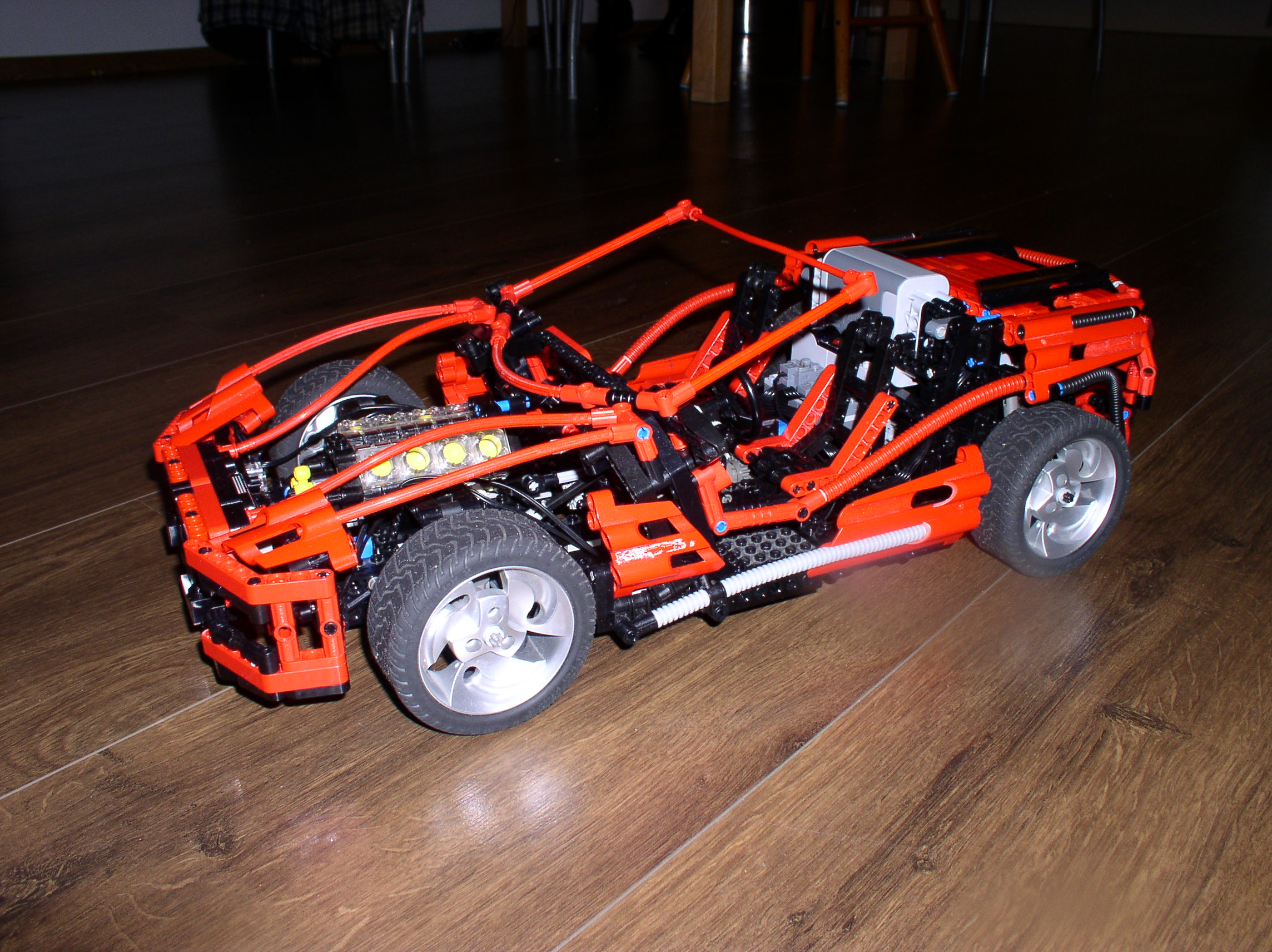 8448-red-car-with-eletrical-motors-01.jpg
