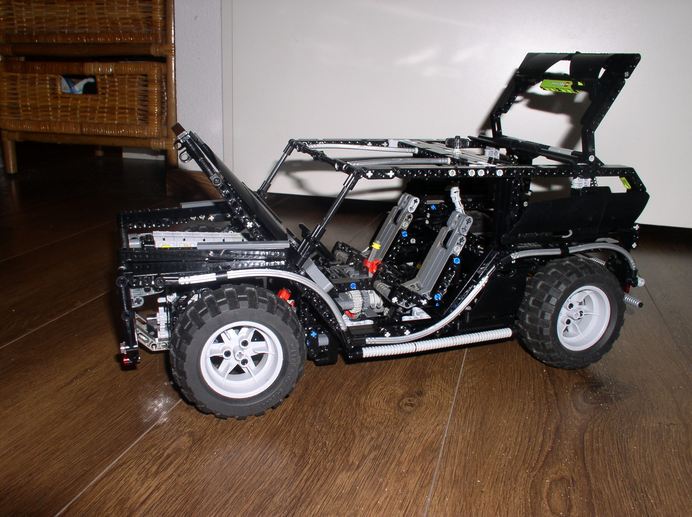 black_hummer_02.jpg
