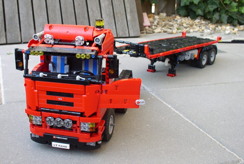 combinaton_b_front_06.jpg