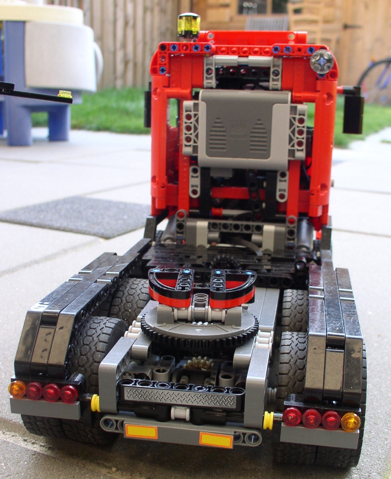 d_truck_front_03.jpg