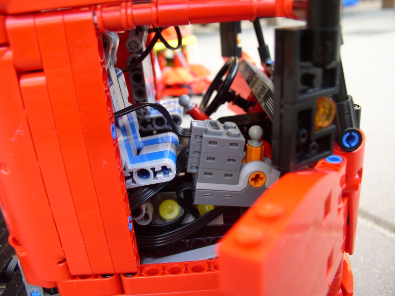 d_truck_front_09.jpg