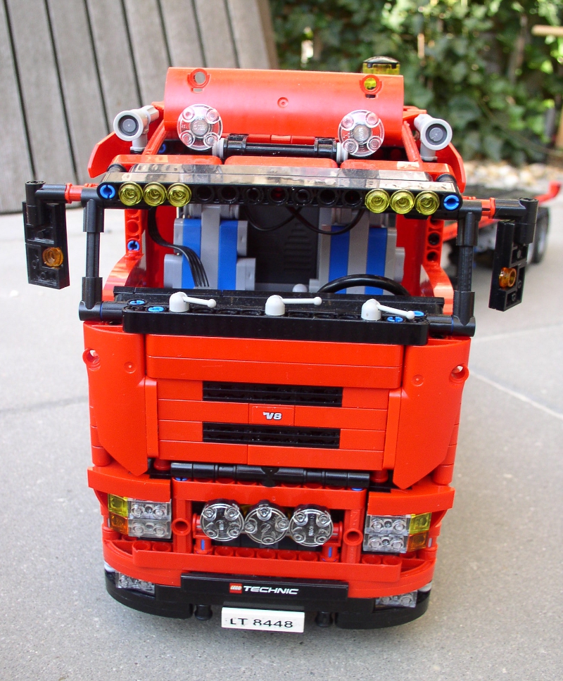 d_truck_front_10.jpg