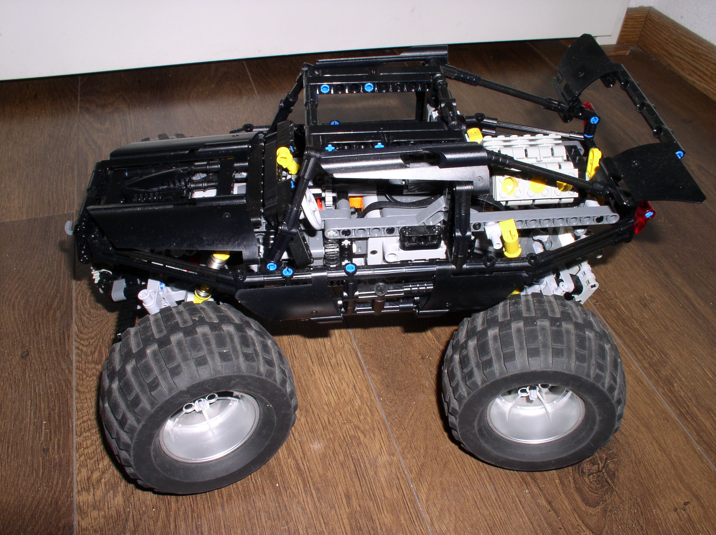nico71_crawler13.jpg