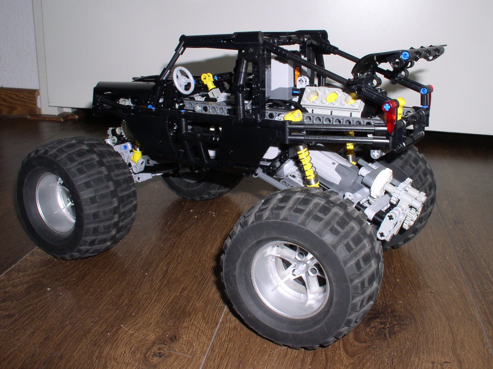 nico71_crawler20.jpg