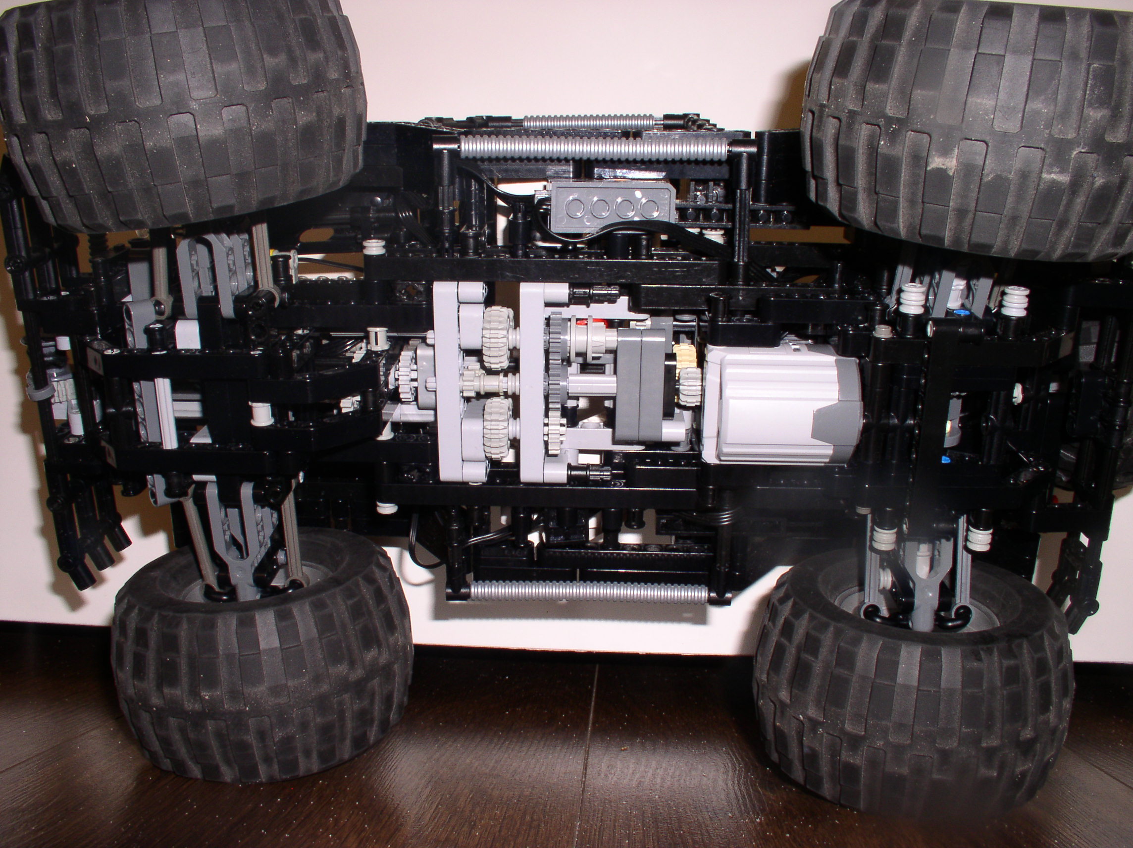 black-jeep-remote-control-04.jpg