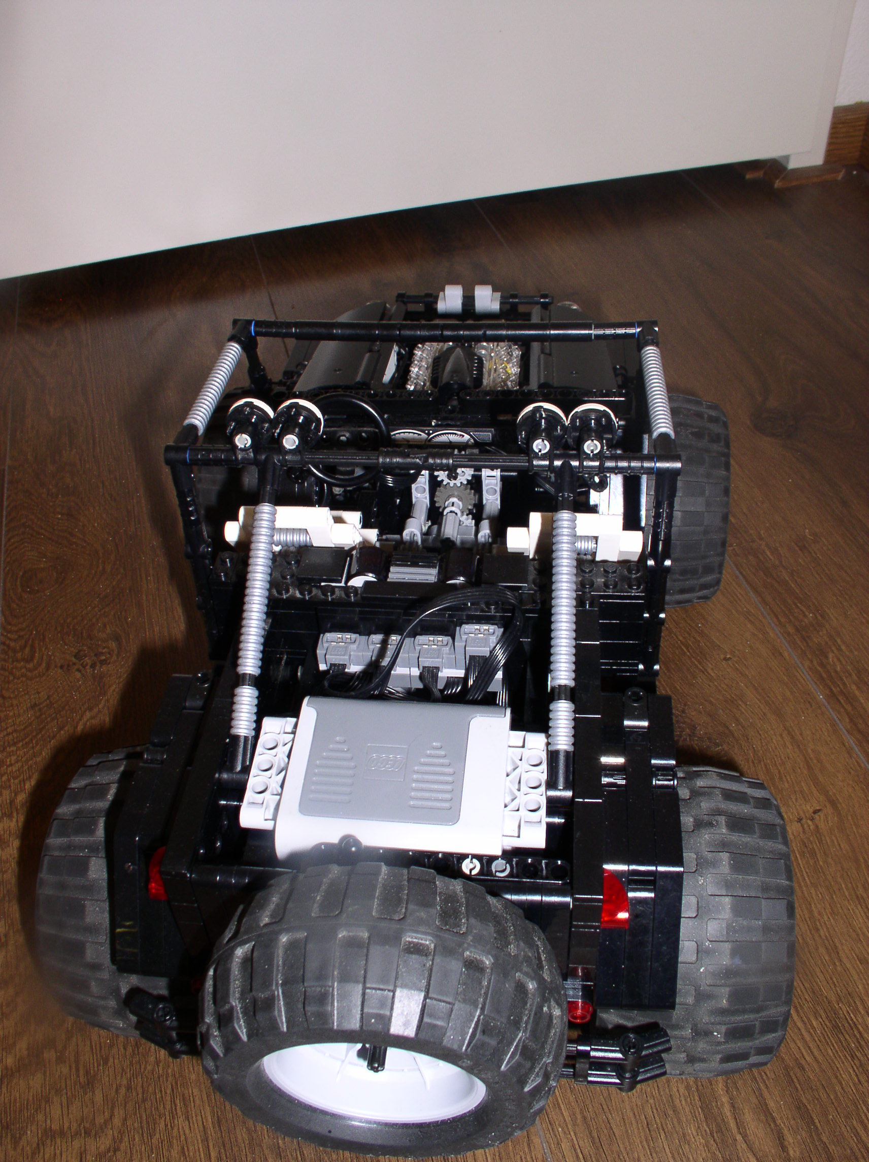 black-jeep-remote-control-05.jpg