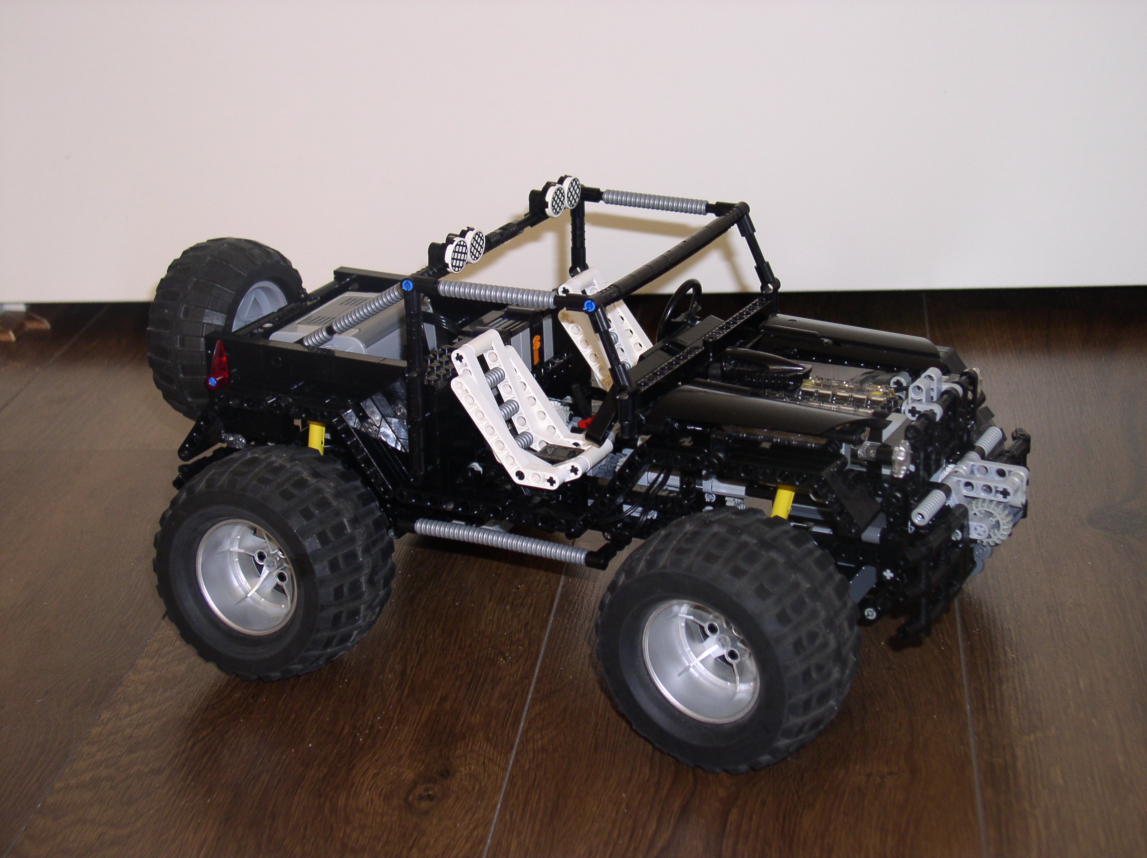 black-jeep-remote-control-07.jpg