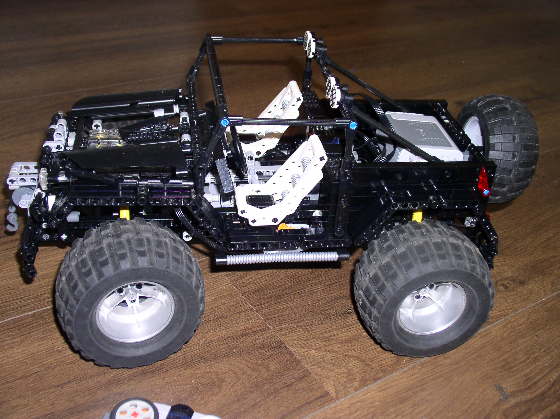 black-jeep-remote-control-18.jpg