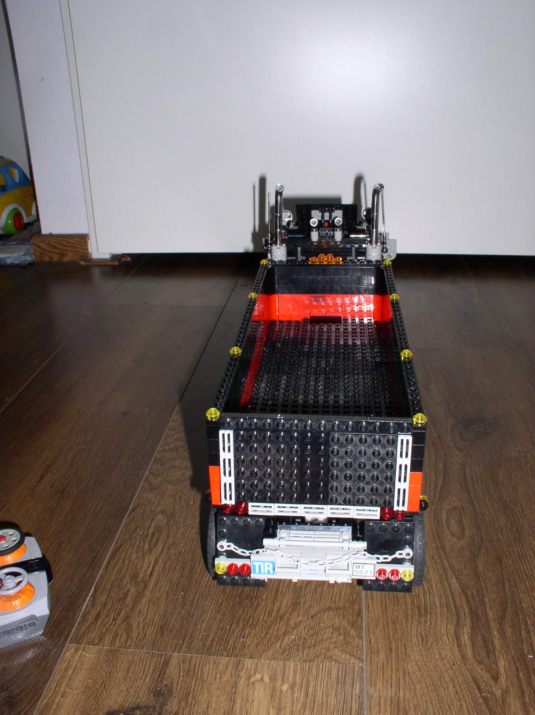5571-black-dump-truck-remote-control-11.jpg