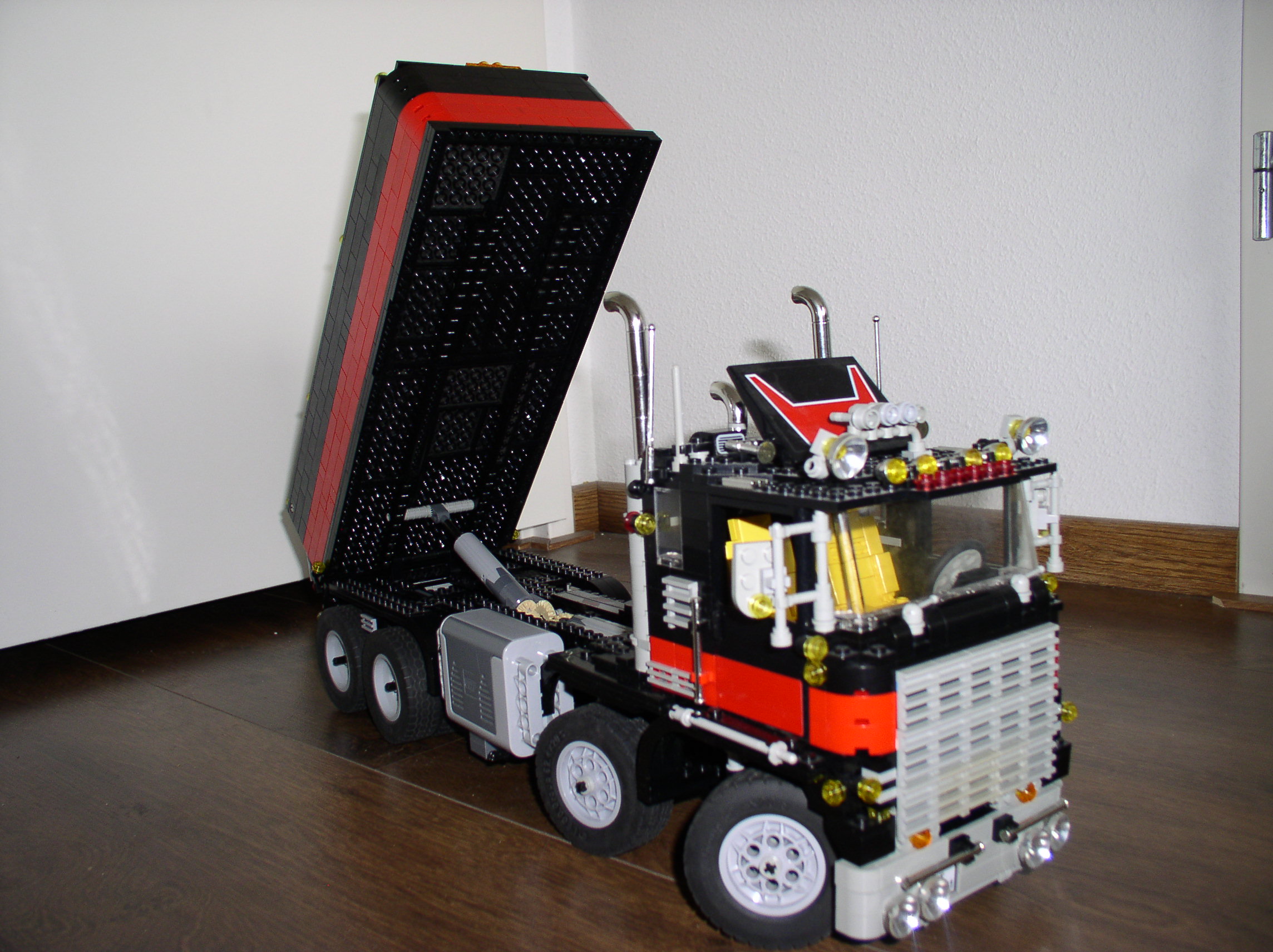 5571-black-dump-truck-remote-control-16.jpg