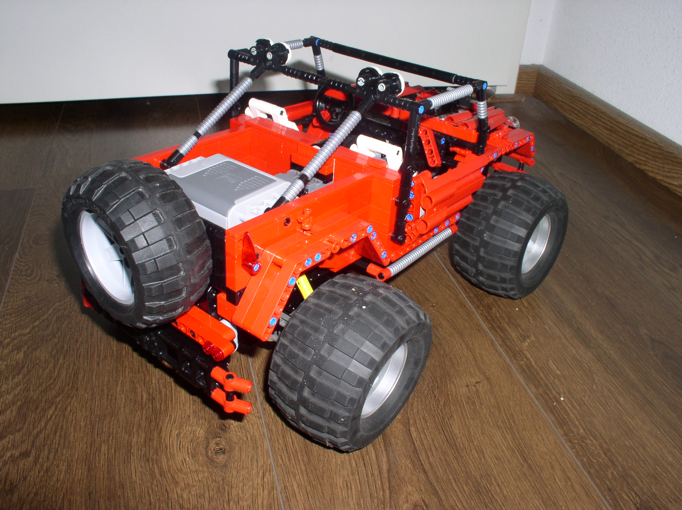 red-jeep-remote-control-05.jpg