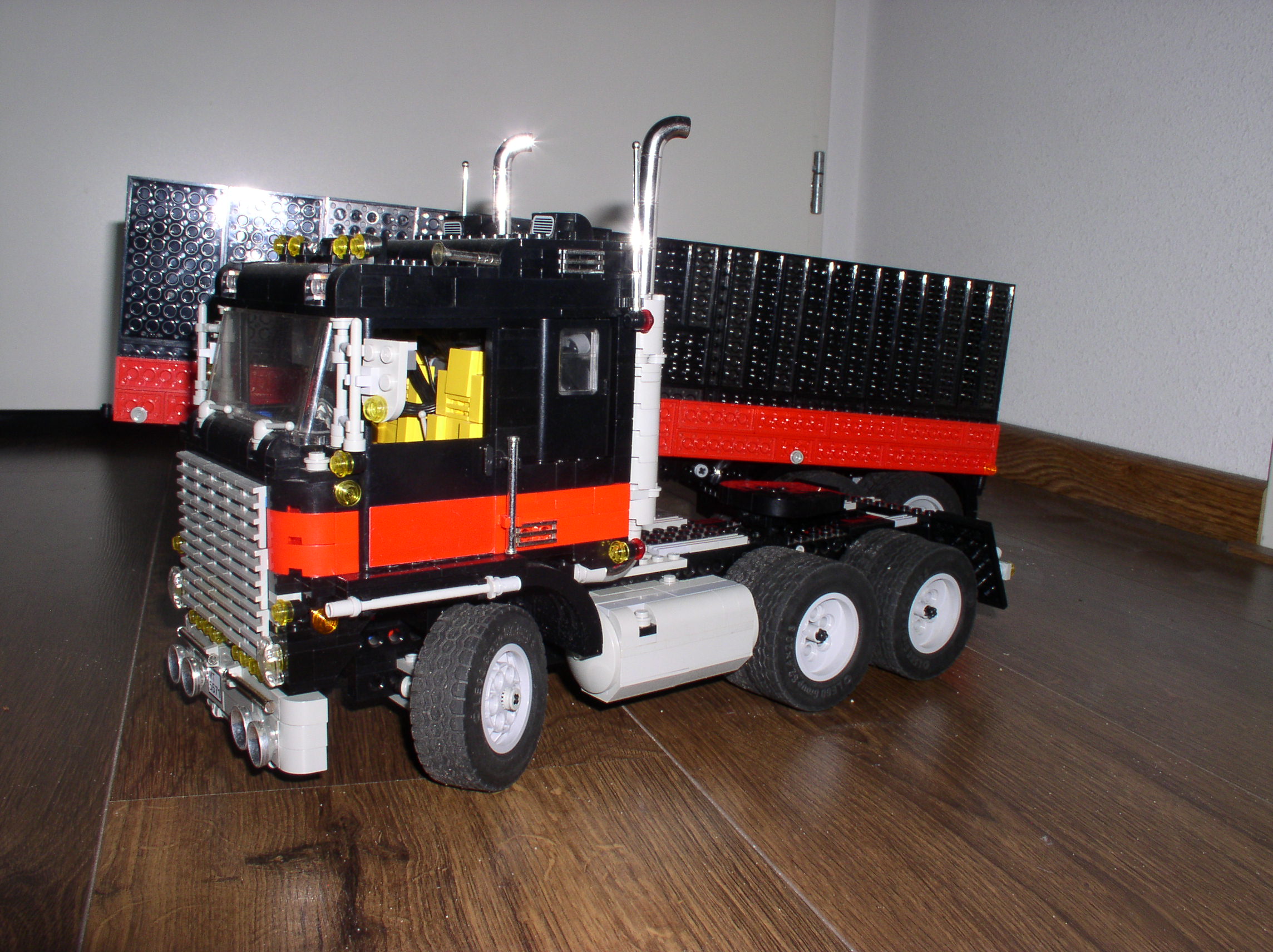 5571-truck-containertrailer-remote-control-00.jpg