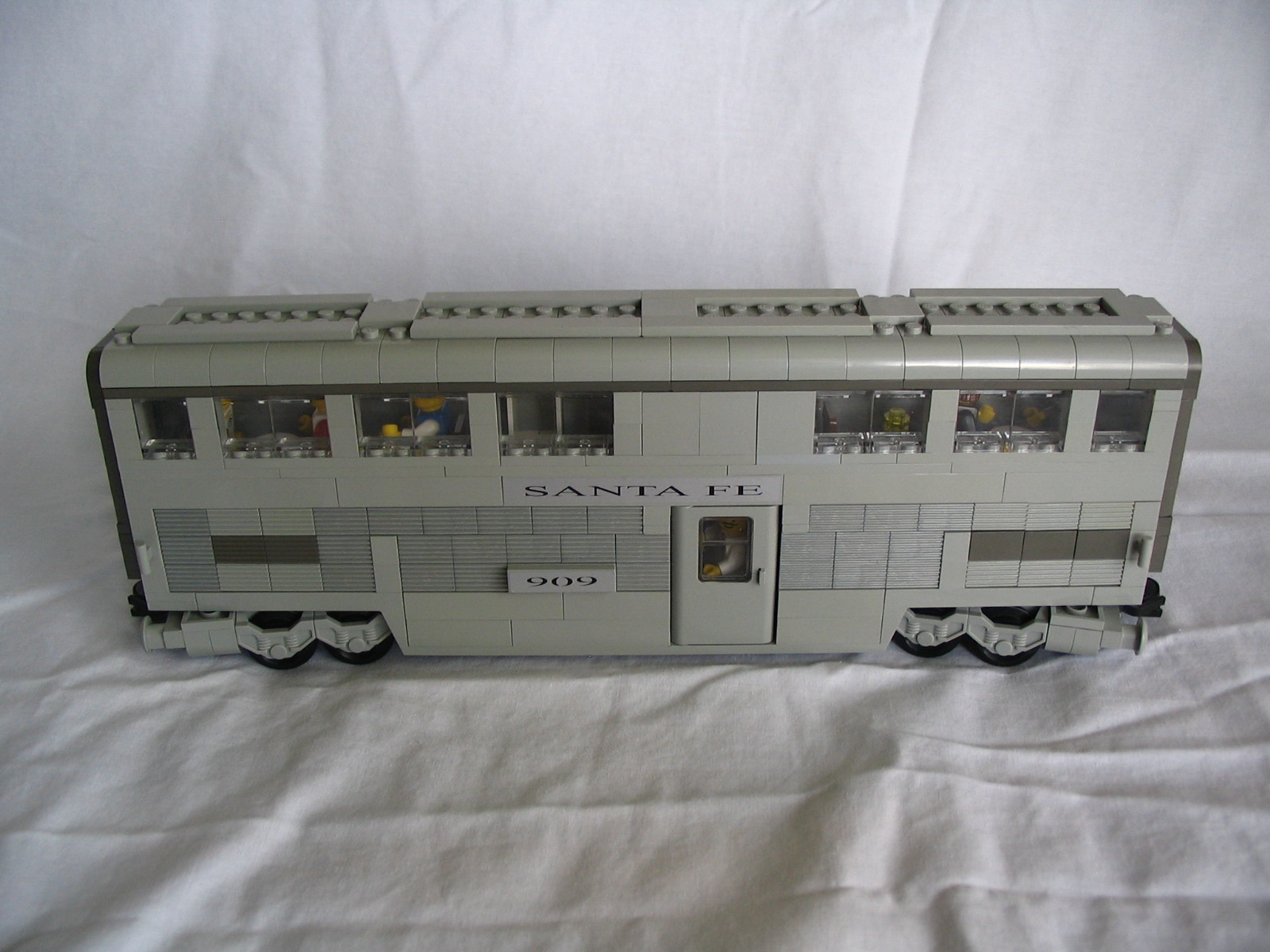 101_sf_high_level-dining_car.jpg