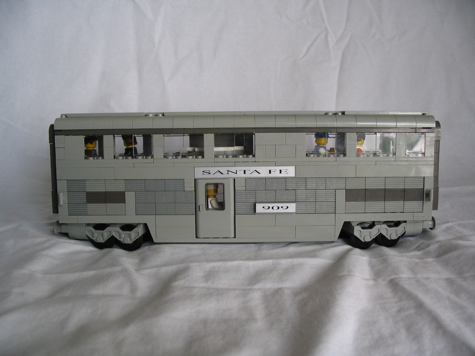 106_sf_high_level-dining_car.jpg