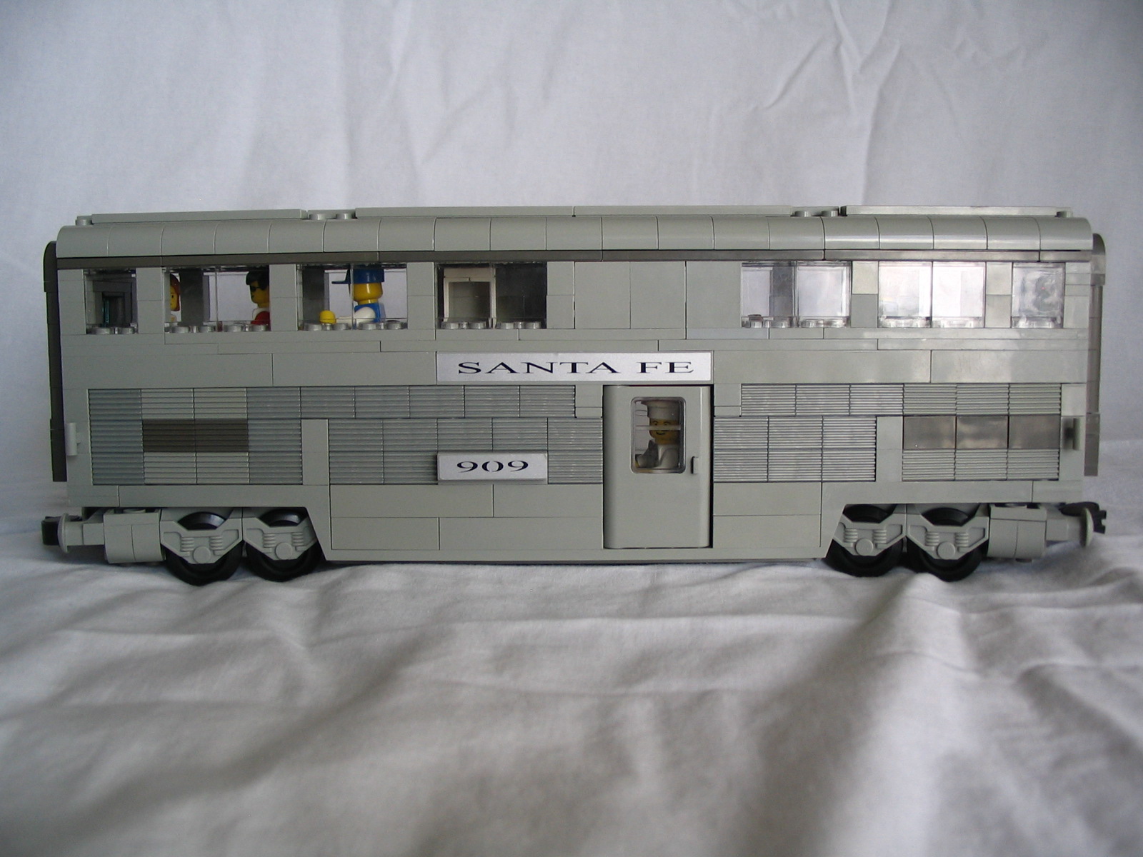 108_sf_high_level-dining_car.jpg