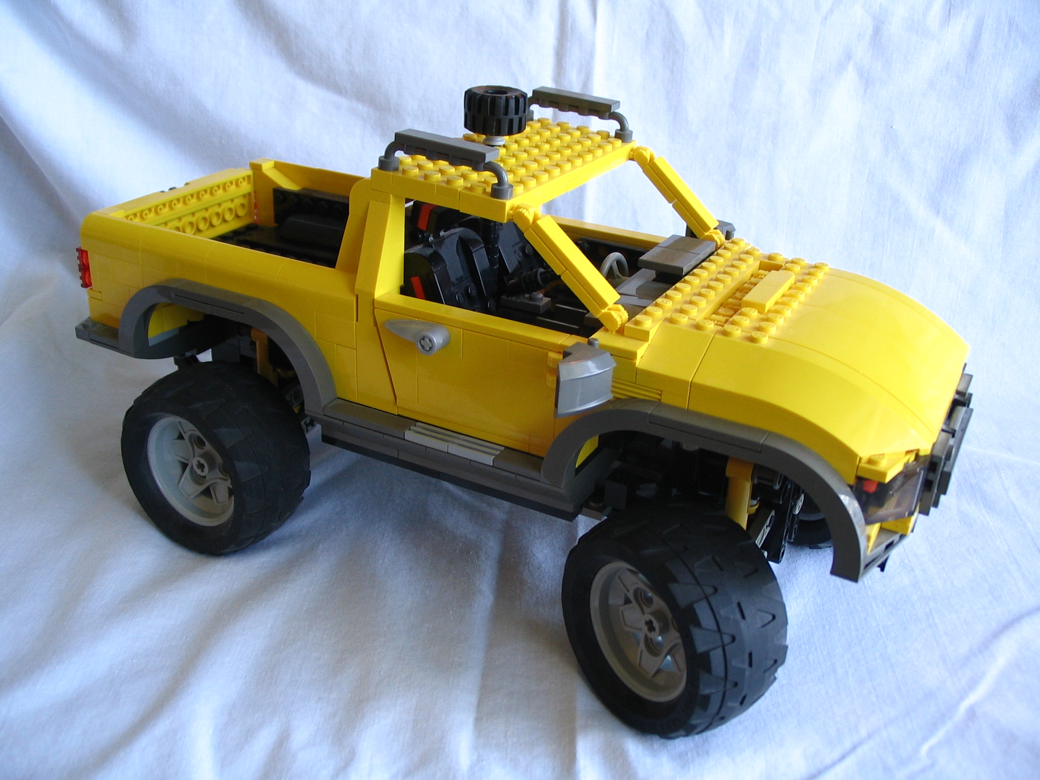 101_yel_truck.jpg