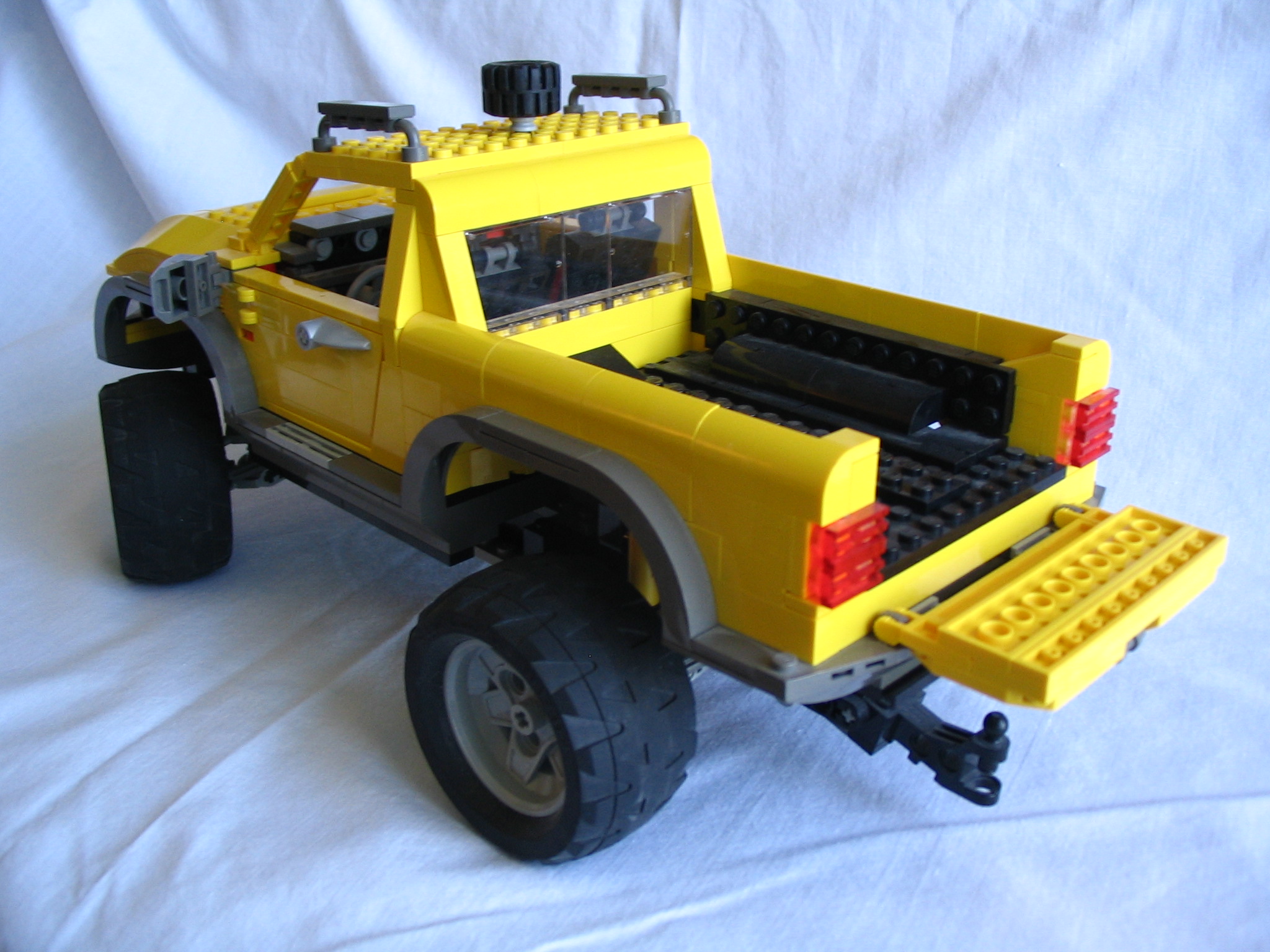 105_yel_truck.jpg