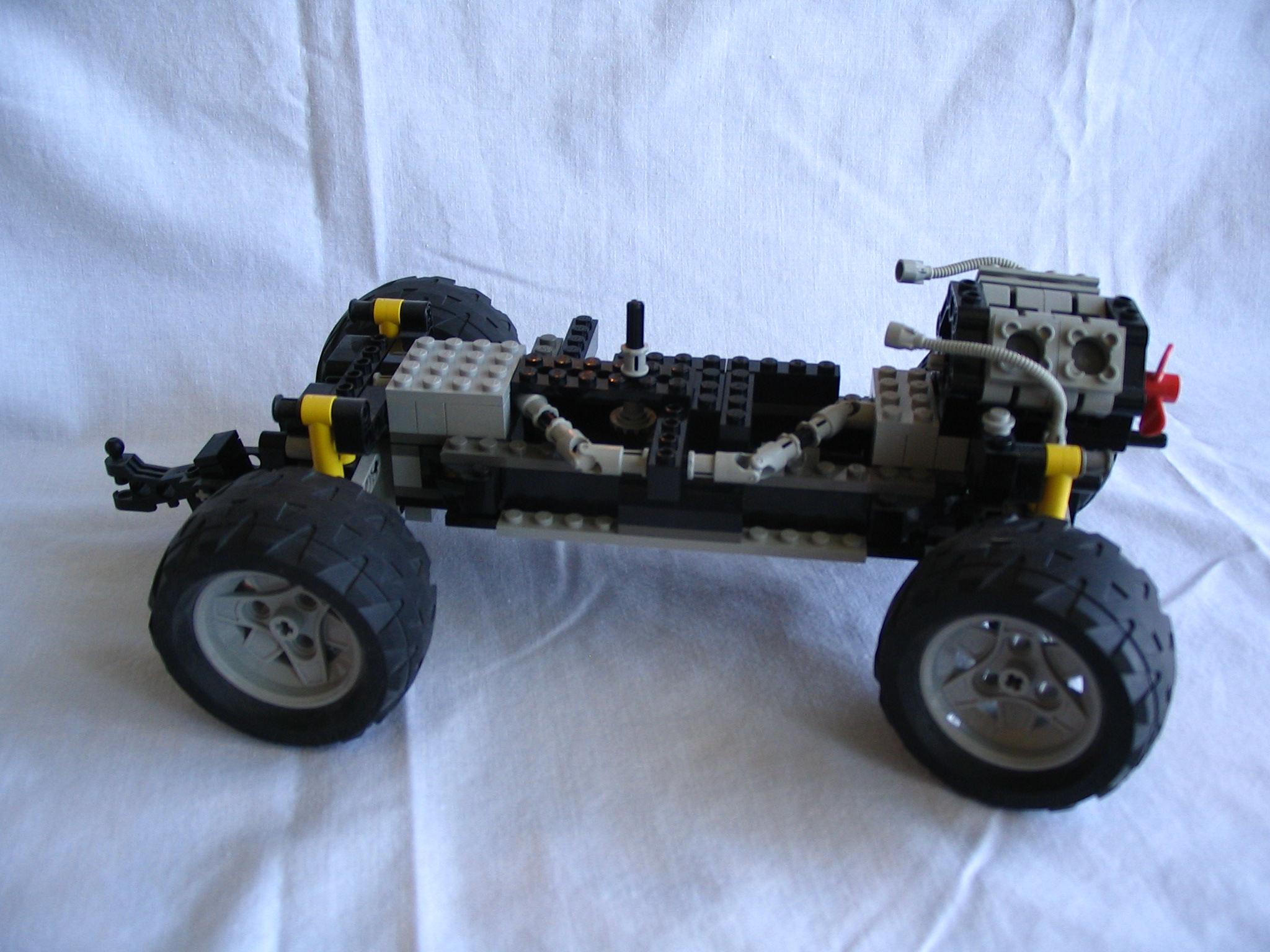 111_yel_truck.jpg