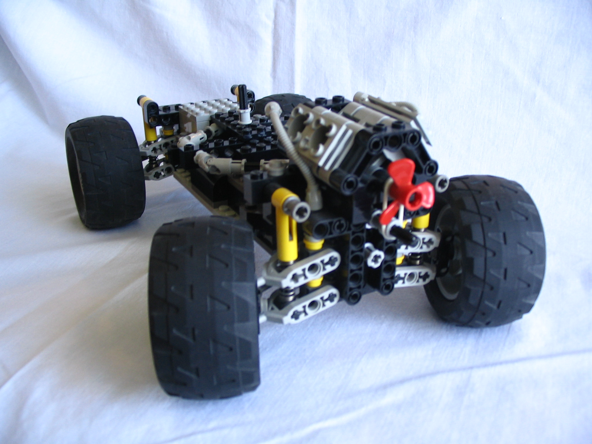 112_yel_truck.jpg