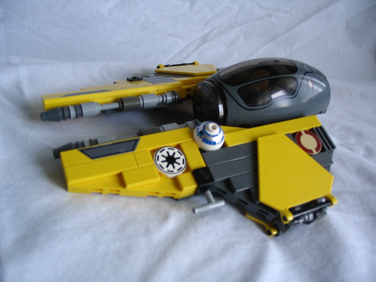 102_jedi_starfighter.jpg