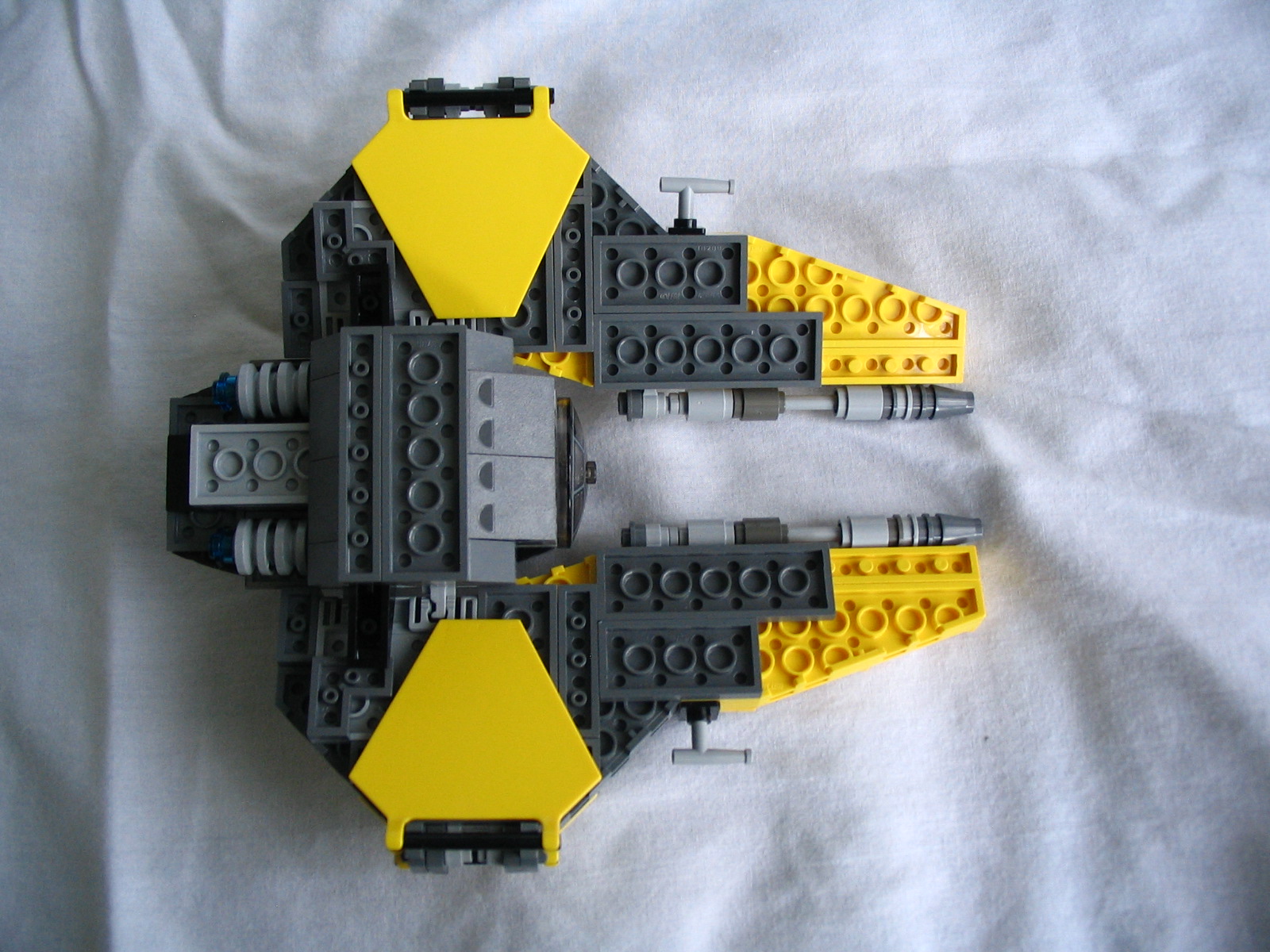 106_jedi_starfighter.jpg