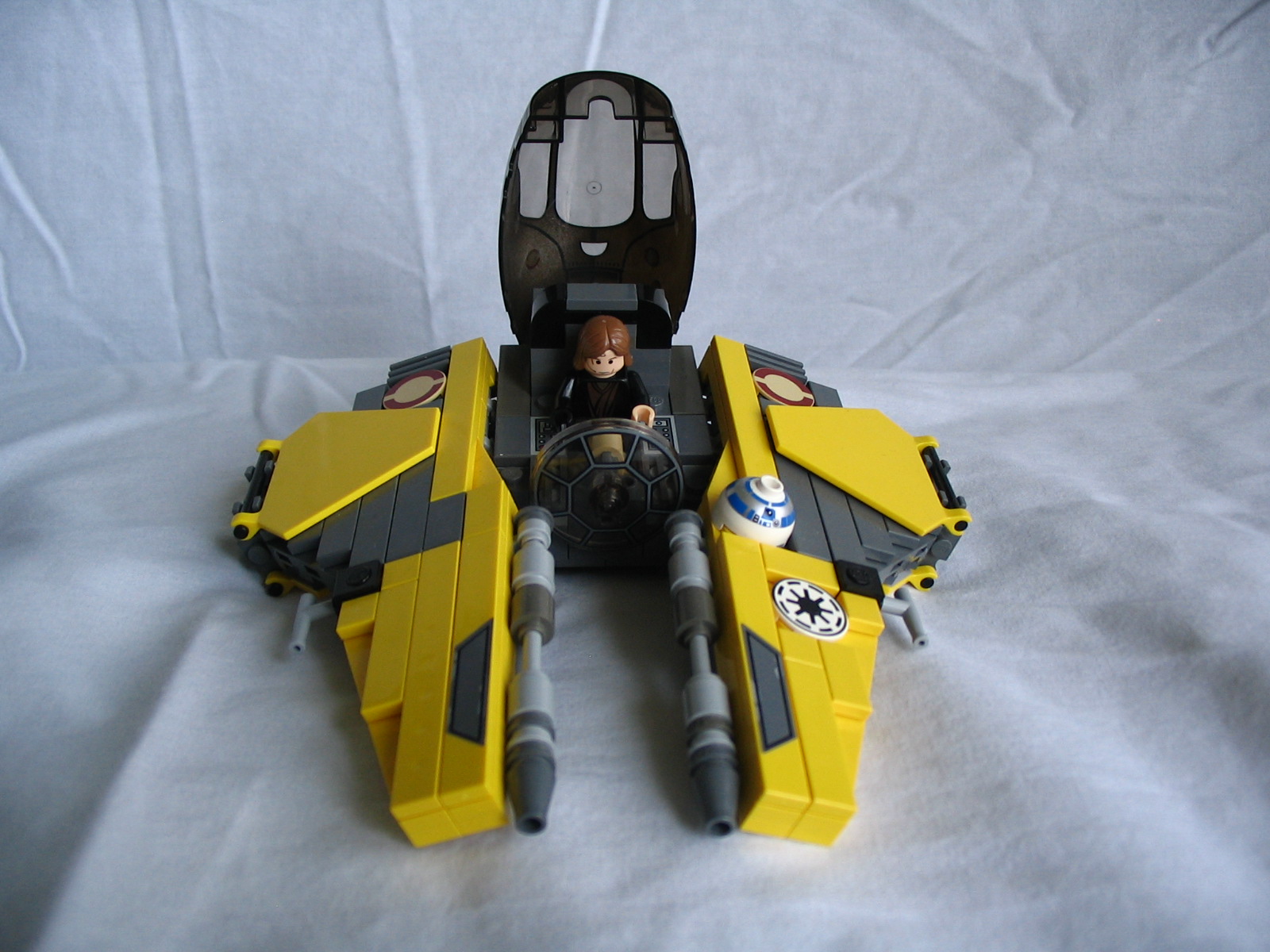 110_jedi_starfighter.jpg