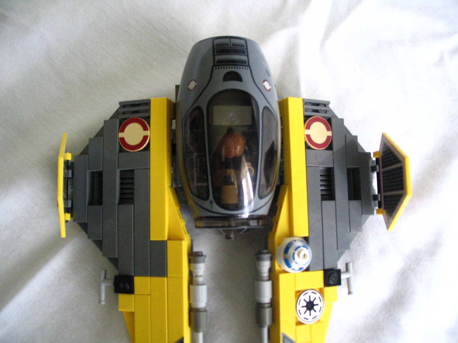 117_jedi_starfighter.jpg
