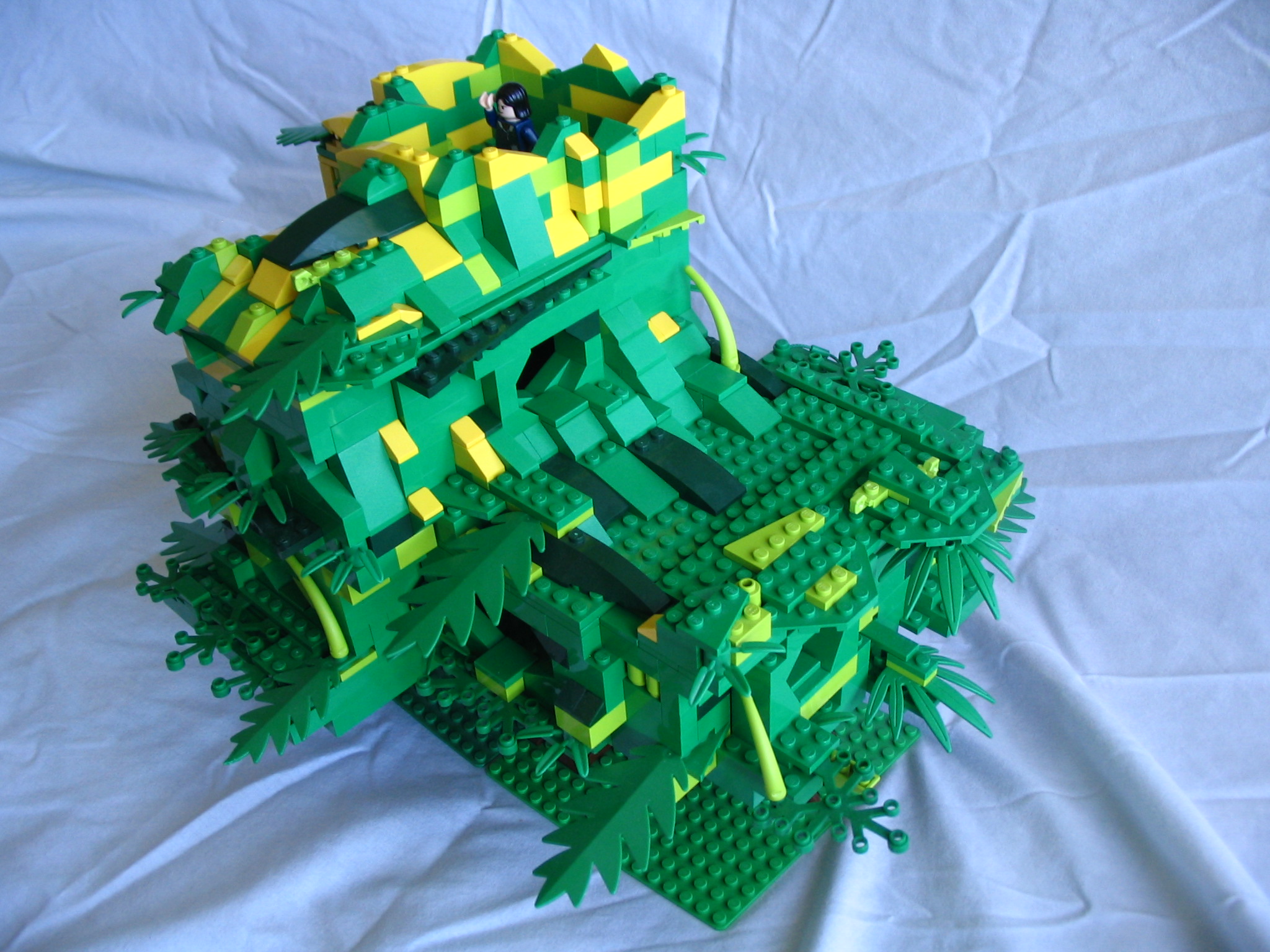 106_tree_house.jpg