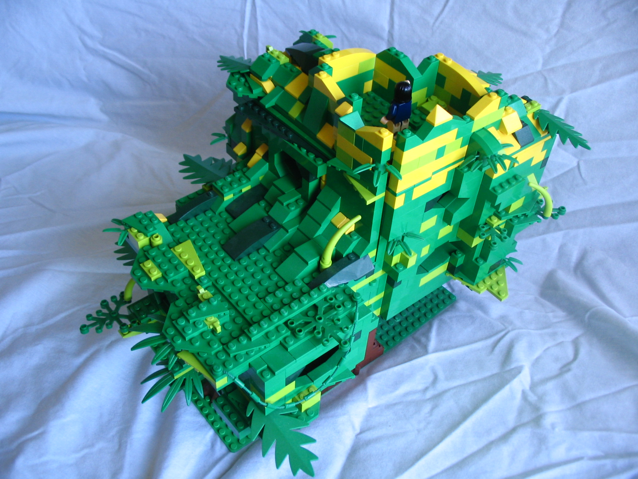 107_tree_house.jpg