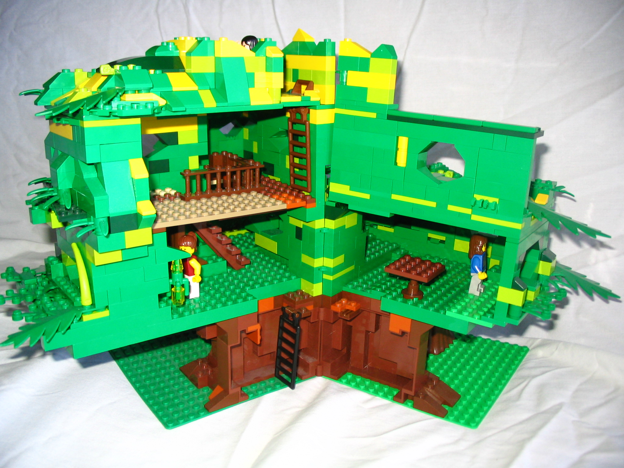 108_tree_house.jpg