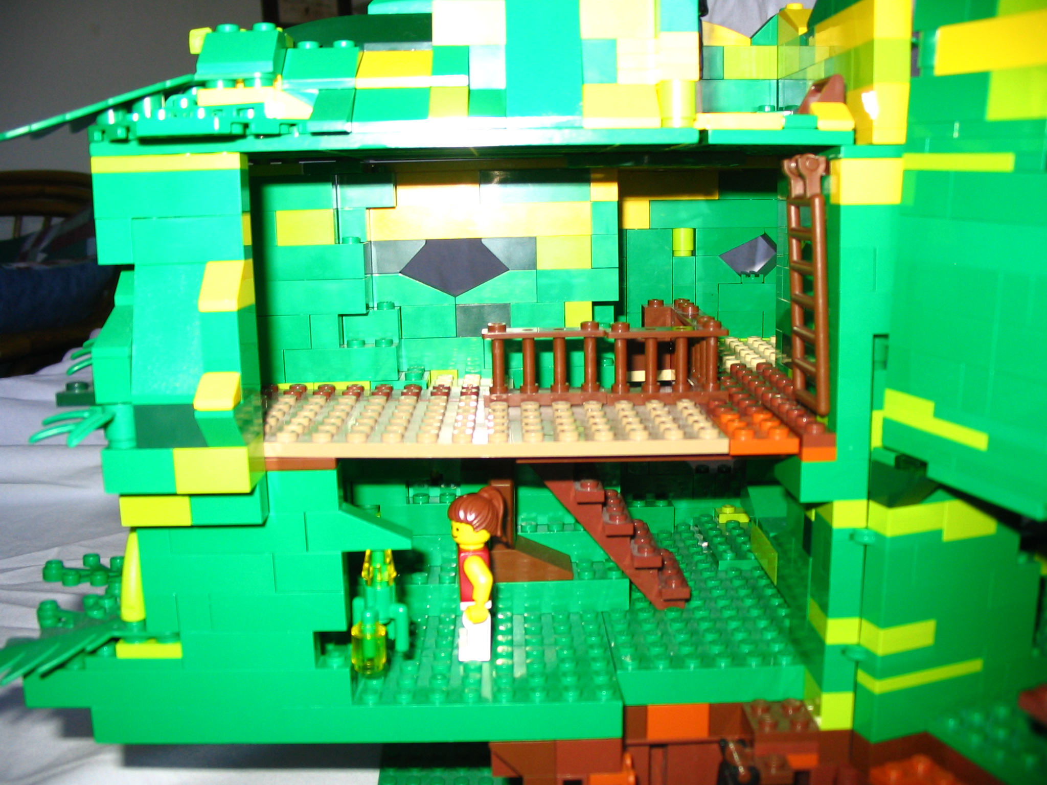 110_tree_house.jpg
