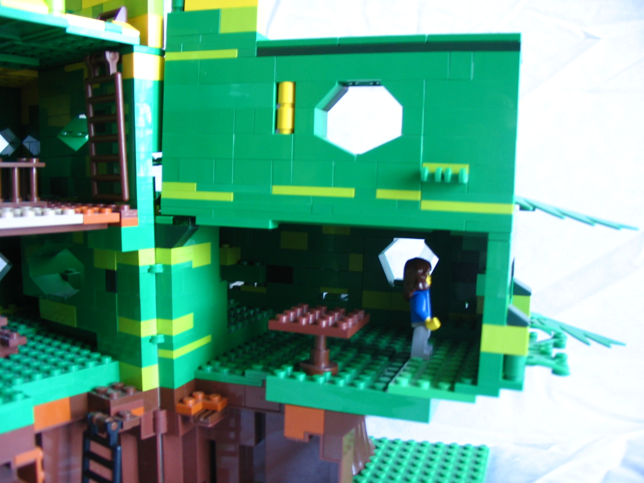 112_tree_house.jpg