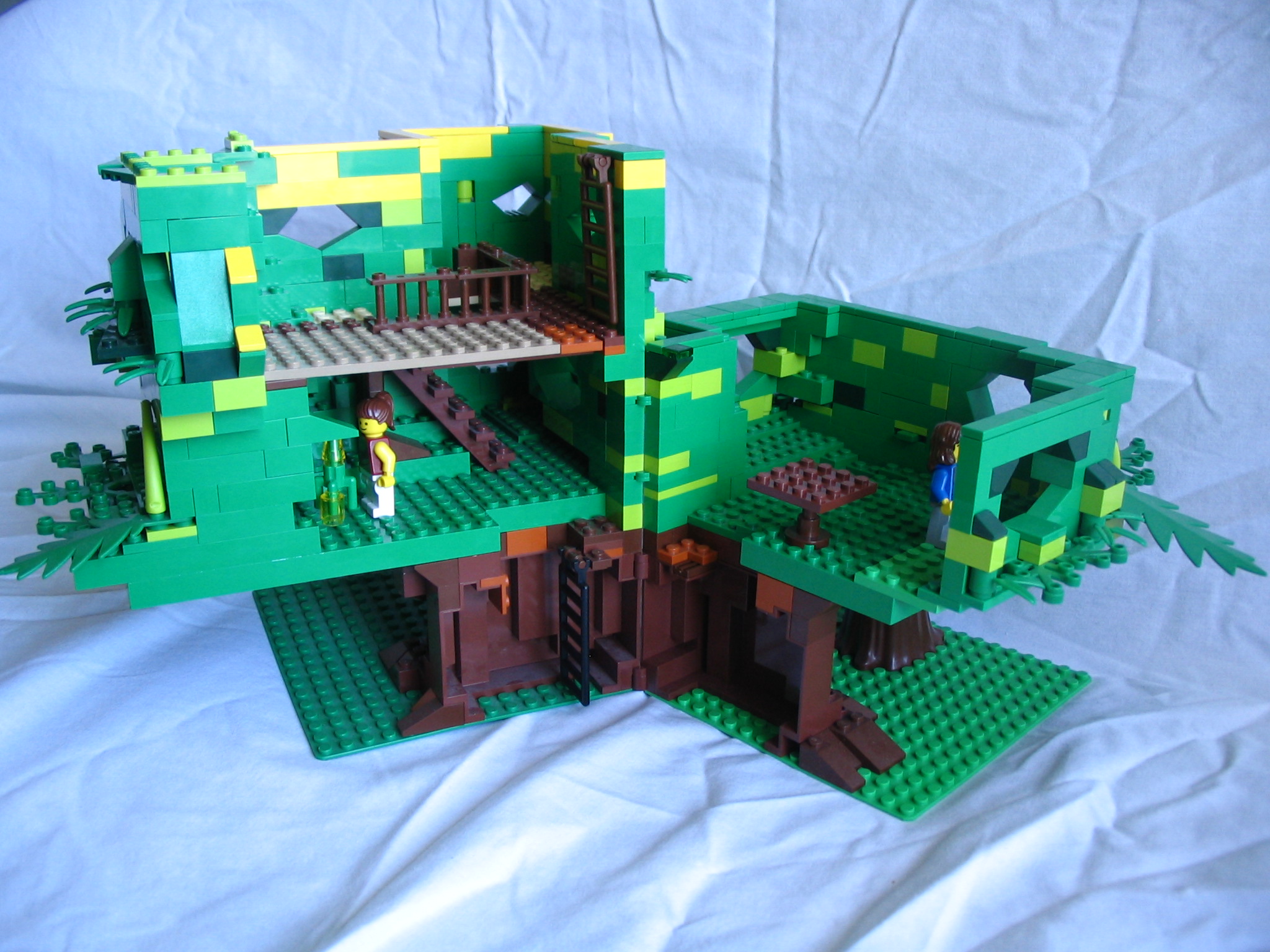 114_tree_house.jpg