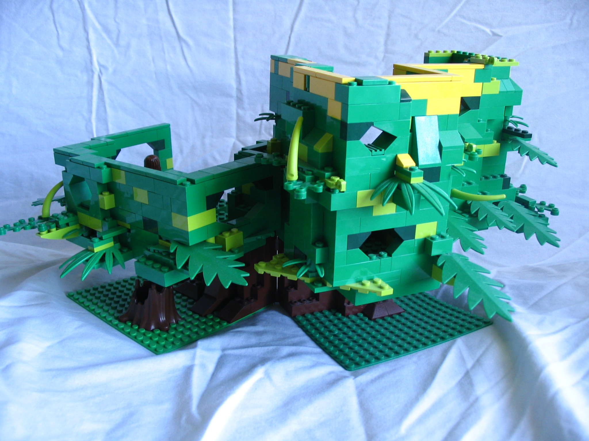 118_tree_house.jpg