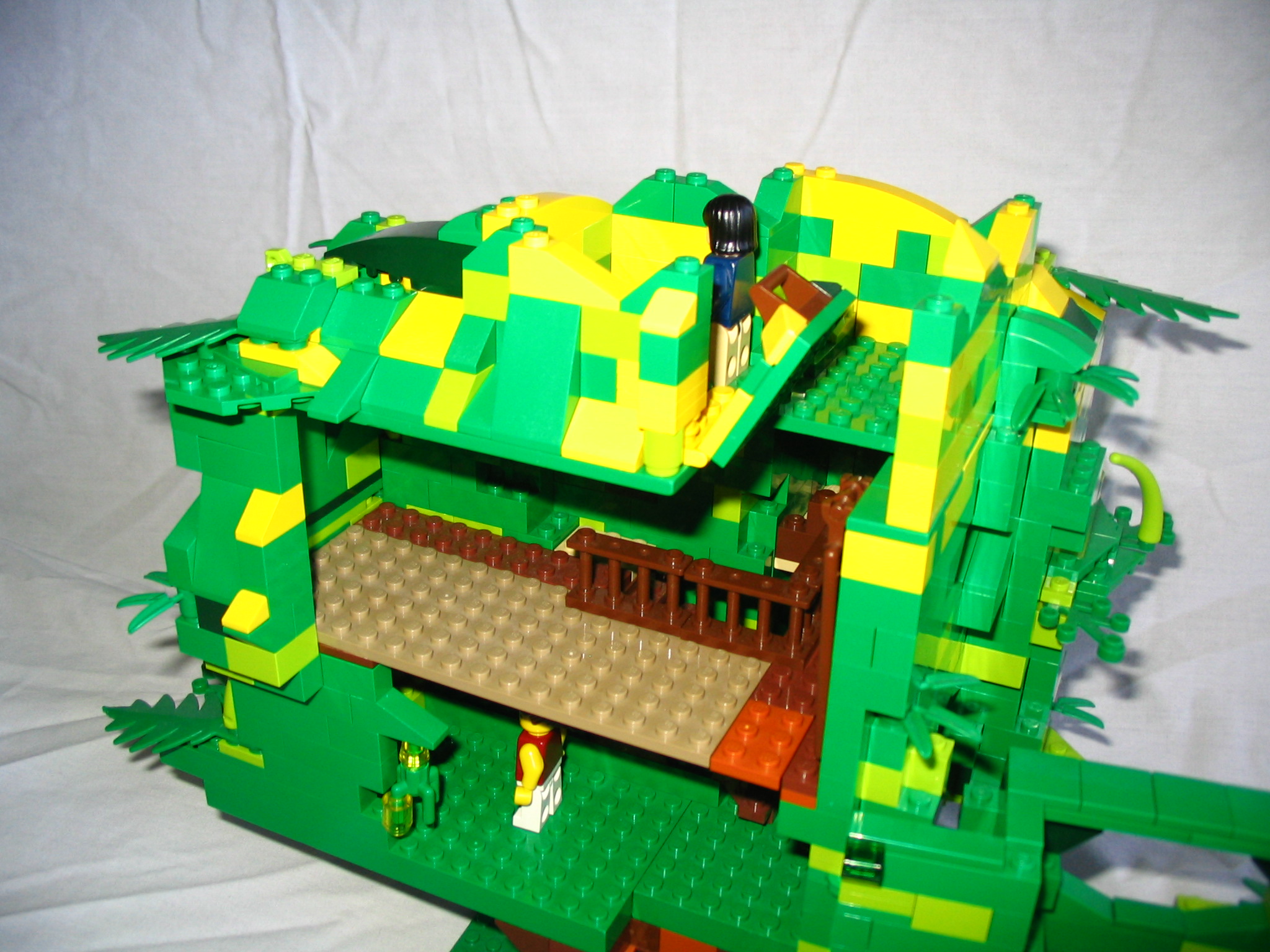 124_tree_house.jpg