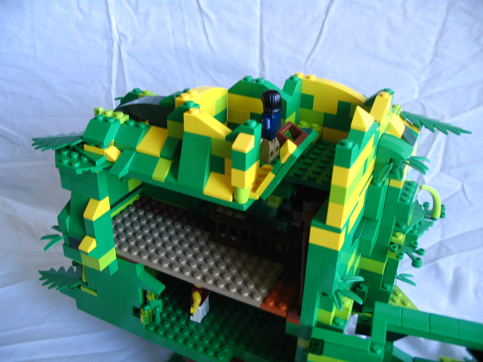 125_tree_house.jpg