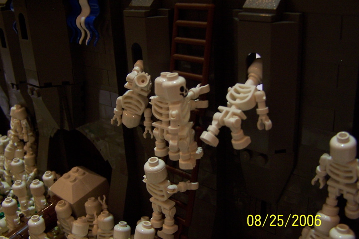 skelassault2.jpg