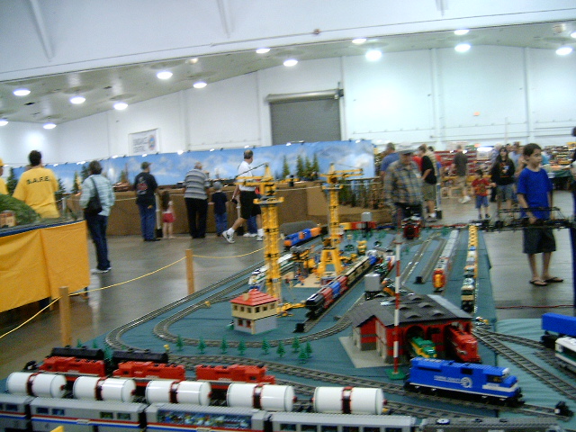 csx_q454_highballing_thru_work_zone.jpg