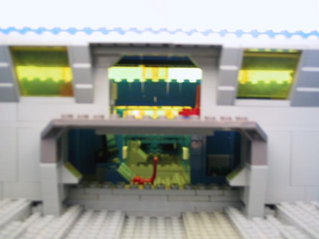 ge-cargo-deck-in-ship.jpg